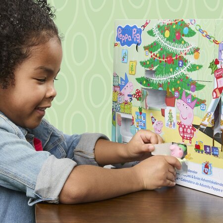 Calendar de Advent, 3 ani+, 24 de surprize, Peppa Pig si Evie 824901