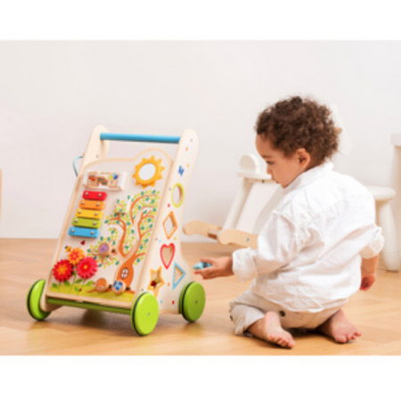 Premergator cu activitati, New Classic Toys 469412