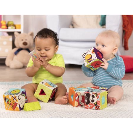 Set 6 cuburi sortator ABC, + 6 luni, B.Toys 773836