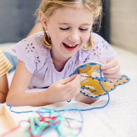 Joc din lemn cu sireturi Animale de companie, +3 ani, Melissa&Doug 652669
