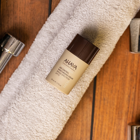 Crema hidratanta cu SPF 15 Men Age Control, 50 ml, Ahava 685488