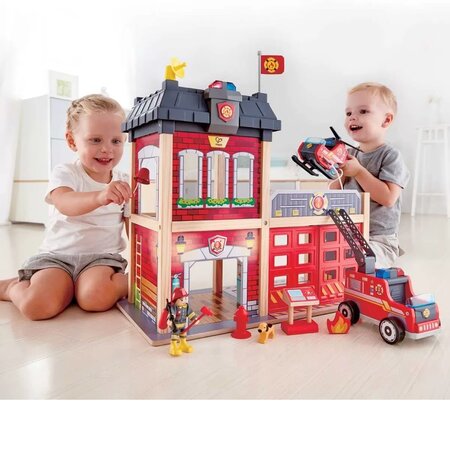 Statia de pompieri, 3 ani+, Hape 530403
