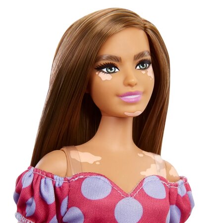 Papusa Barbie Fashionista, +3 ani, satena cu rochie roz cu buline, Barbie 532547