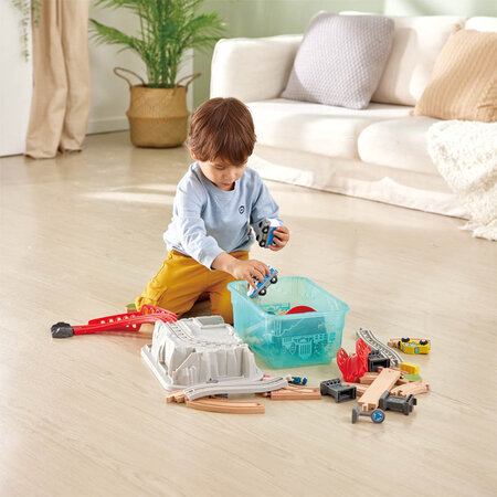 Set Trenulet in cutie de depozitare, E3771, Hape 538850