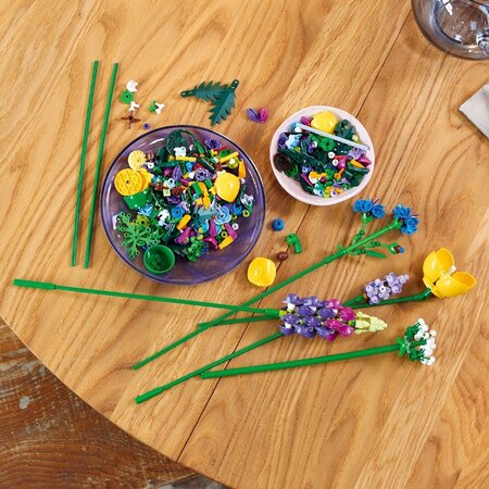 Buchet cu flori de camp Lego Icons, +18 ani, 939 de piese, Lego 550460