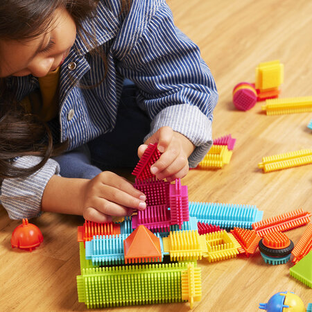 Set 80 cuburi de construit senzoriale Bristle Blocks, Albastru, 2 ani+, Battat 819434