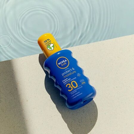 Spray hidratant cu protectie solara SPF30 Protect & Moisture Sun, 200 ml, Nivea 553718