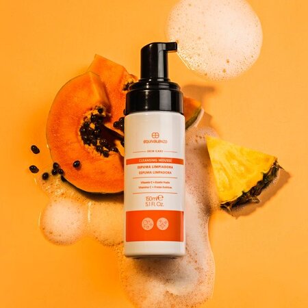 Spuma pentru curatarea fetei cu vitamina C, 150 ml, Equivalenza 554634