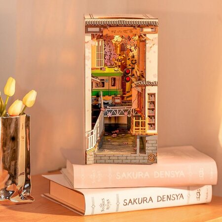 Puzzle 3D Insertie pentru raftul de carti Sakura Densya Rolife, 340 piese, Robotime 556014