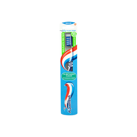 Periuta de dinti cu peri medii In-Between Clean, Medium, Aquafresh