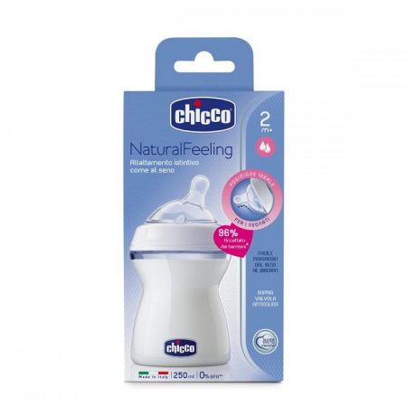 Biberon plastic Natural Feeling, 250ml, tetina silicon, flux mediu, 2luni+, 0%BPA, 80723, Chicco